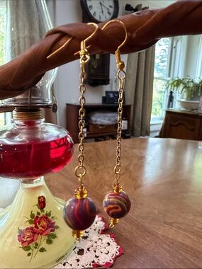 Gold Chain Drop Earrings with Swirl Beads in Purple and Orange